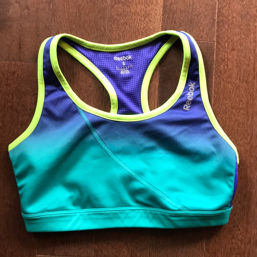 🌸 Reebok sports bra 2/20$